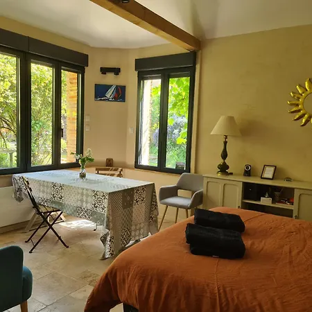 Au Coeur De - D'hotes Bed & Breakfast 3*