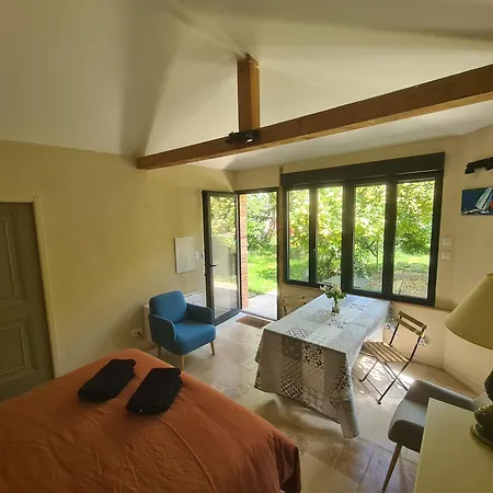 Au Coeur De - D'hotes Bed & Breakfast 3*